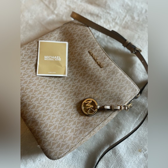 Michael Kors Jet Set Travel in Camel - Picture 7 of 7